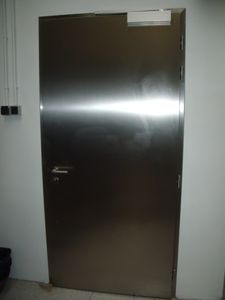 porta con cerniera 1
