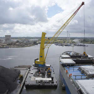 carroponte di processo su chiatta