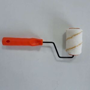 pennello con impugnatura in plastica