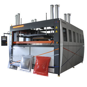 termoformatrice per lastre di plastica