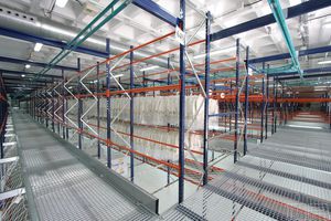 scaffalatura per magazzino di stoccaggio