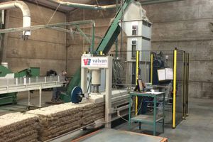 pressa imballatrice per plastica 1