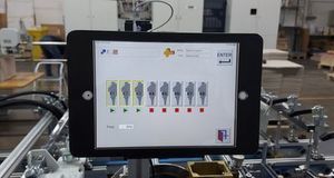 controllore di sistemi per l’applicazione di adesivi