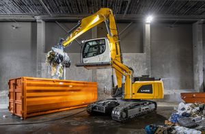 macchina di movimentazione materiali cingolata