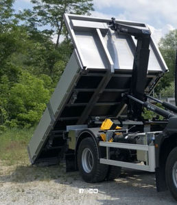 braccio di sollevamento a uncino per camion 1