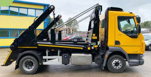 braccio di sollevamento a uncino per camion 1