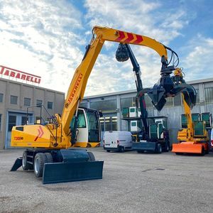 macchina di movimentazione materiali gommata