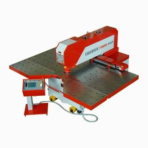 punzonatrice CNC