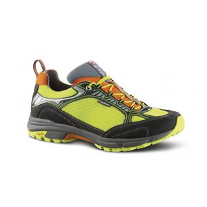 scarpe antinfortunistiche per attività all'aria aperta