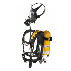 casco con respiratore