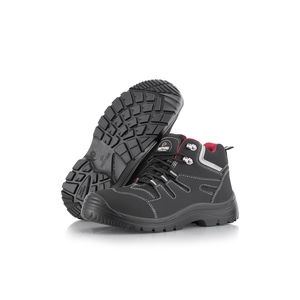 scarpa antinfortunistica antiscivolo