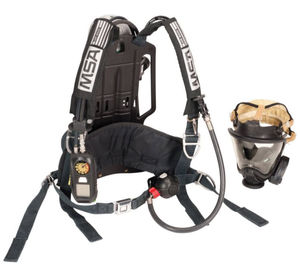 casco con respiratore