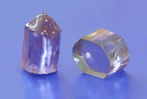 cristallo di ortovanadato di ittrio drogato con Neodimio Nd (Nd:YVO4) 1
