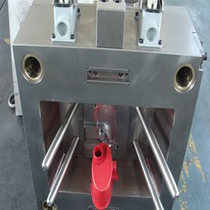 iniezione plastica termoplastica