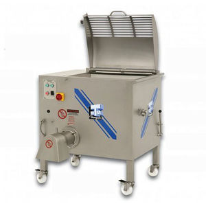 tritacarne industriale di carne fresca