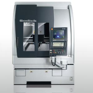 centro di lavoro CNC 3 assi