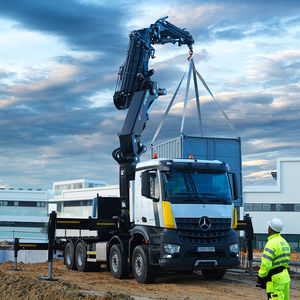 gru montata su camion 1