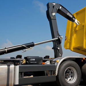 braccio di sollevamento a uncino per camion 1