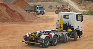 braccio di sollevamento a uncino per camion 1
