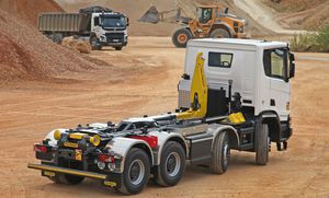 braccio di sollevamento a uncino per camion 1