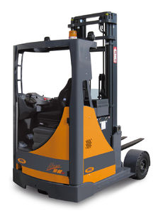 carrello elevatore retrattile elettrico 1