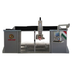 centro di lavoro 5 assi