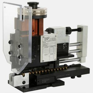 pressa crimpatrice per cavi elettrici