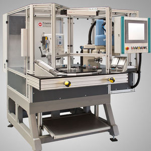 centro di ribaditura CNC