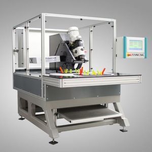 centro di ribaditura CNC