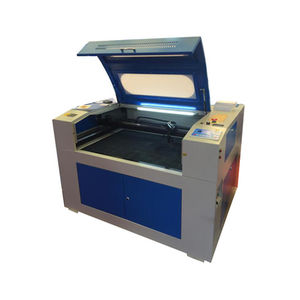 macchina per incisione laser