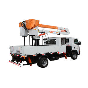 piattaforma articolata montata su camion