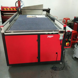 macchina incollatrice CNC