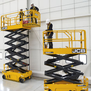 piattaforma elevatrice a forbice mobile