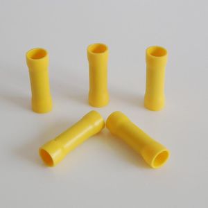 connettore con isolamento termoretraibile