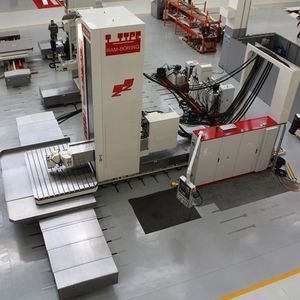 centro di alesatura e fresatura CNC
