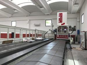 centro di alesatura e fresatura CNC