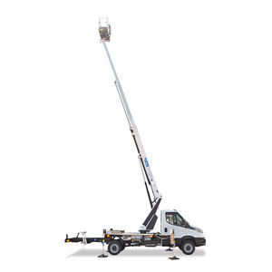 piattaforma telescopica montata su camion