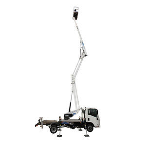 piattaforma articolata montata su camion