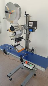 macchina di etichettatura automatica