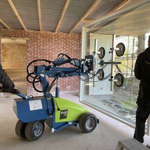 robot per la posa di vetrate semovente