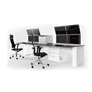 postazione di lavoro per sale di controllo