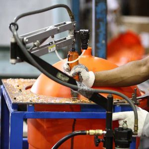 stampaggio per soffiaggio per l'arredamento / termoplastica / per il settore agricolo / per il settore medico