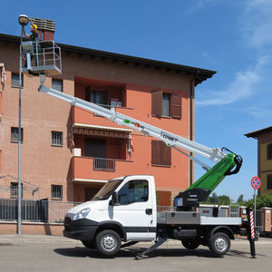 piattaforma telescopica montata su camion