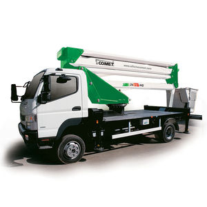 piattaforma articolata montata su camion