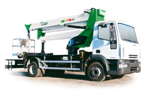 piattaforma articolata montata su camion