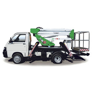 piattaforma telescopica montata su camion