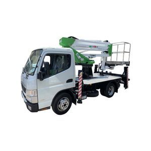 piattaforma articolata montata su camion
