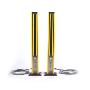 colonna a pavimento per barriera fotoelettrica