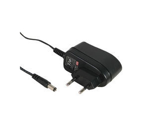 adattatore elettrico a presa 1