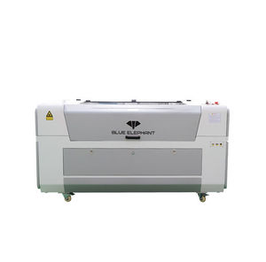 macchina da taglio laser CO2